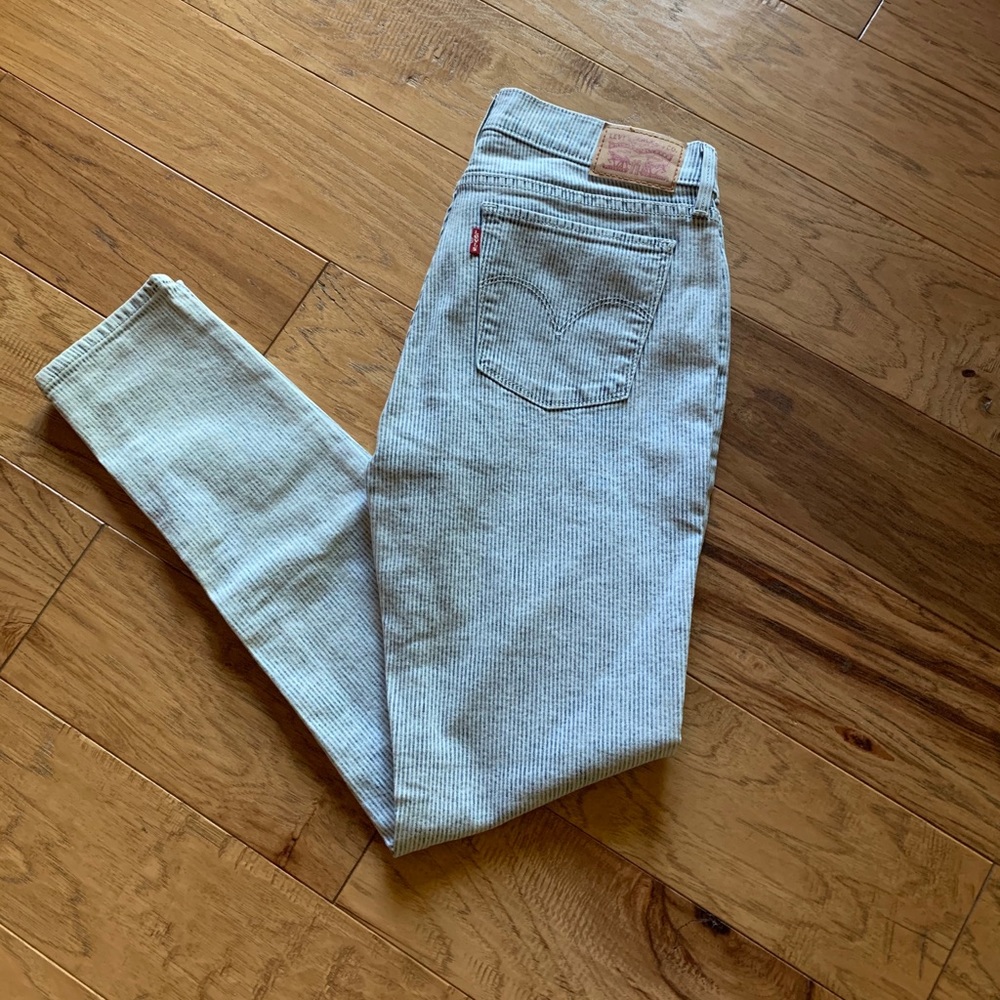 Pinstripe Levi’s